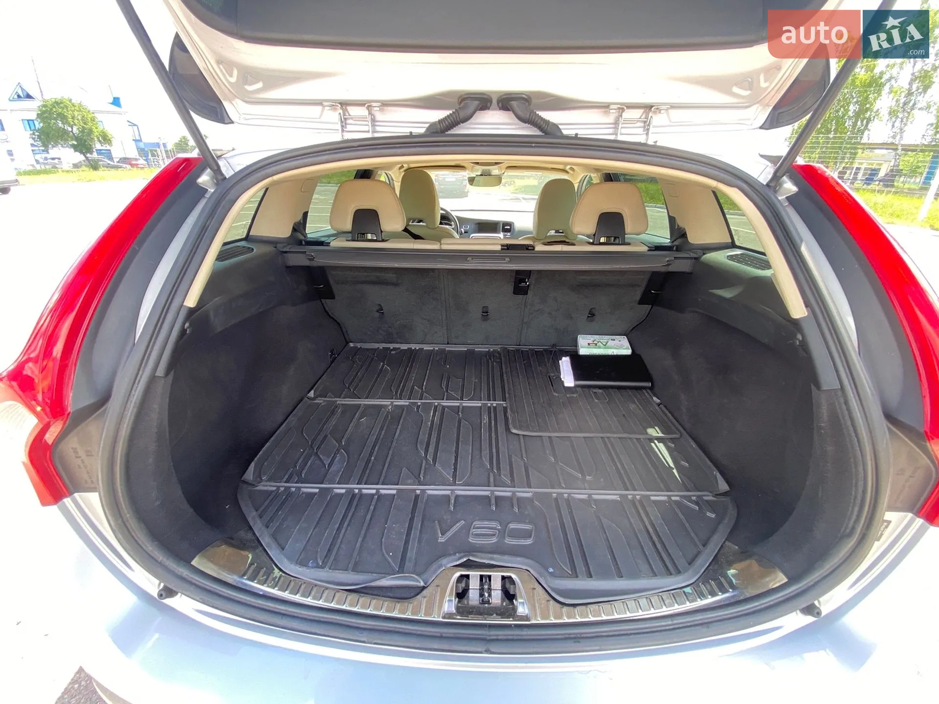 2015 Volvo V60 - мініатюра 15