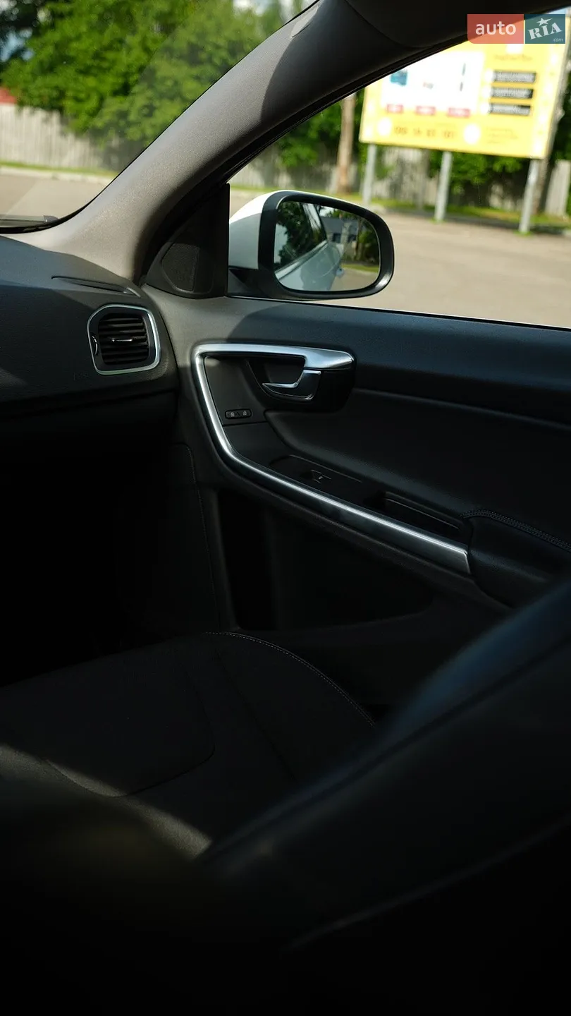 2016 Volvo V60 - мініатюра 38