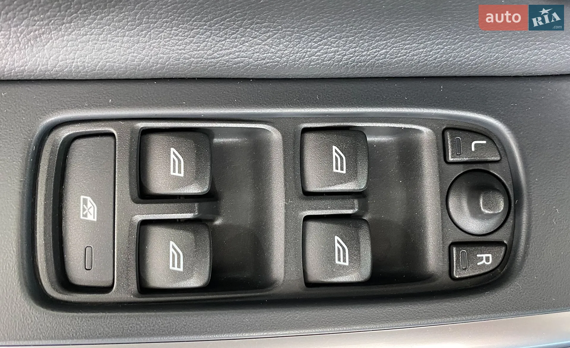 2018 Volvo V60 - мініатюра 12