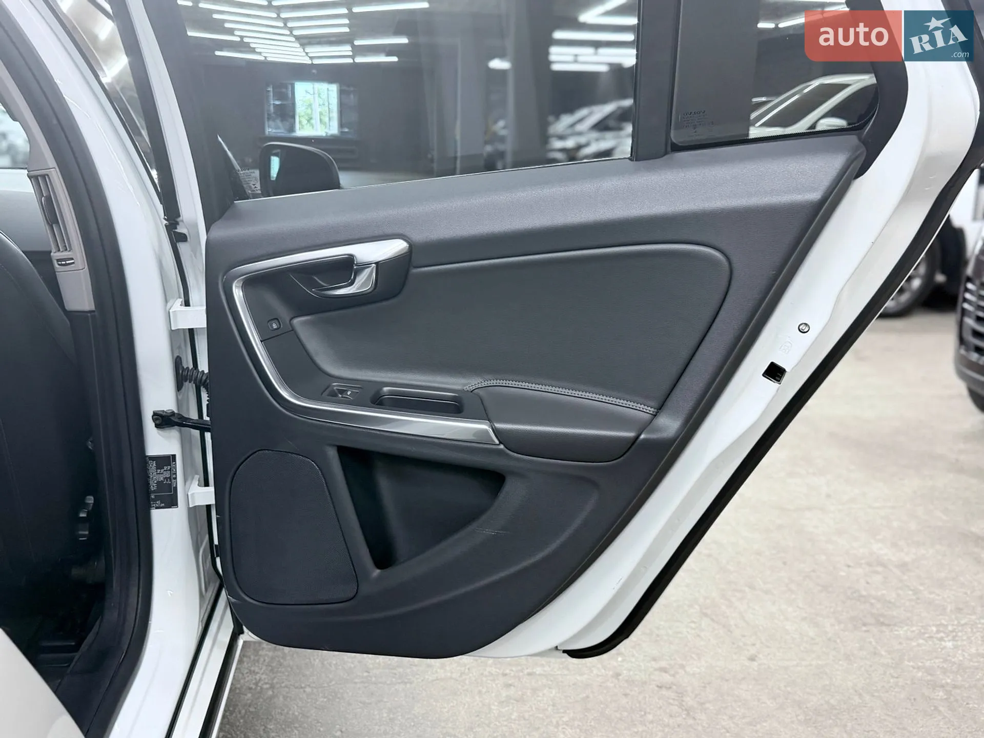 2016 Volvo V60 - мініатюра 13