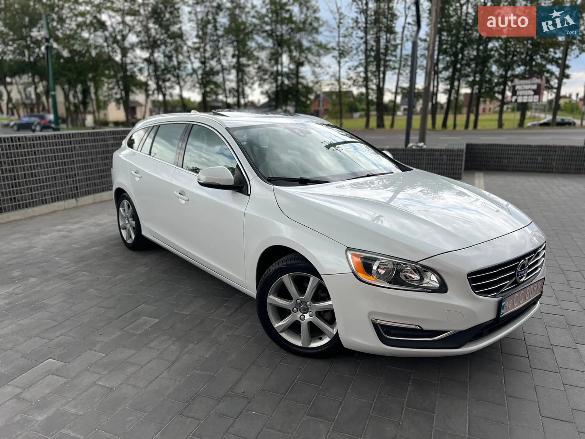 2017 Volvo V60 - мініатюра 8