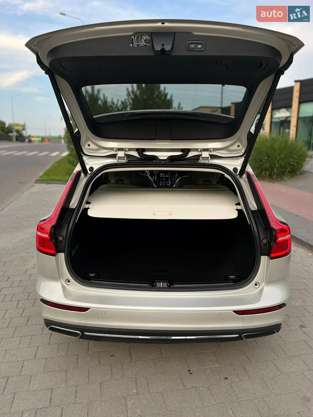 2020 Volvo V60 - мініатюра 11