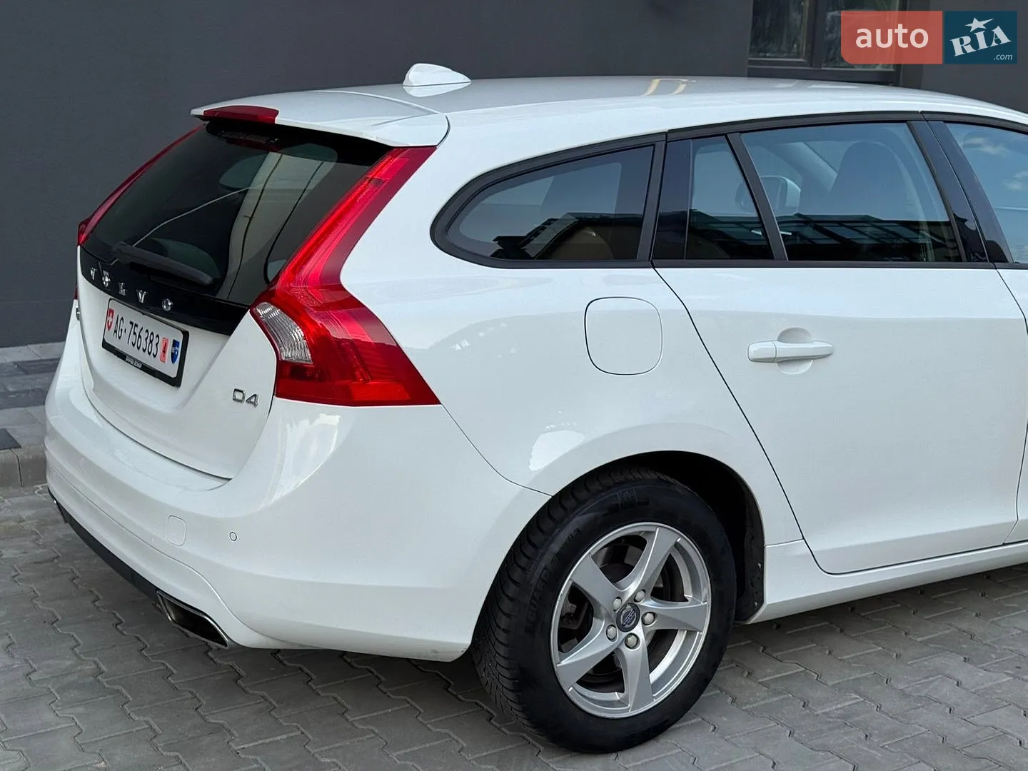 2015 Volvo V60 - мініатюра 10