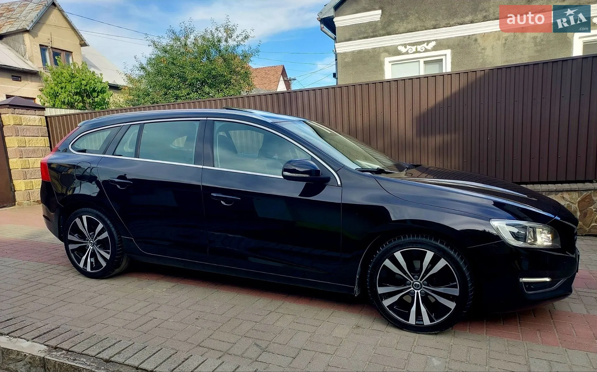 2017 Volvo V60 - мініатюра 18