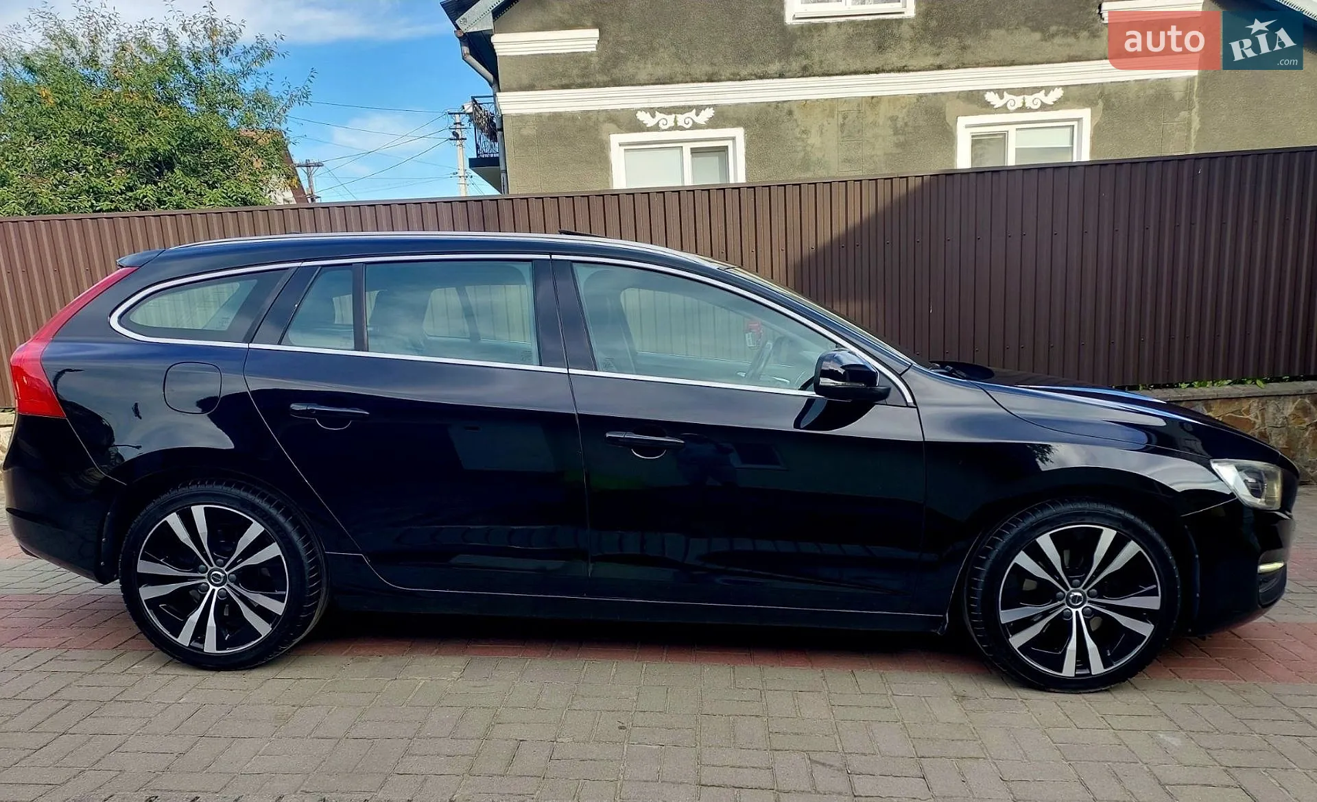 2017 Volvo V60 - мініатюра 17