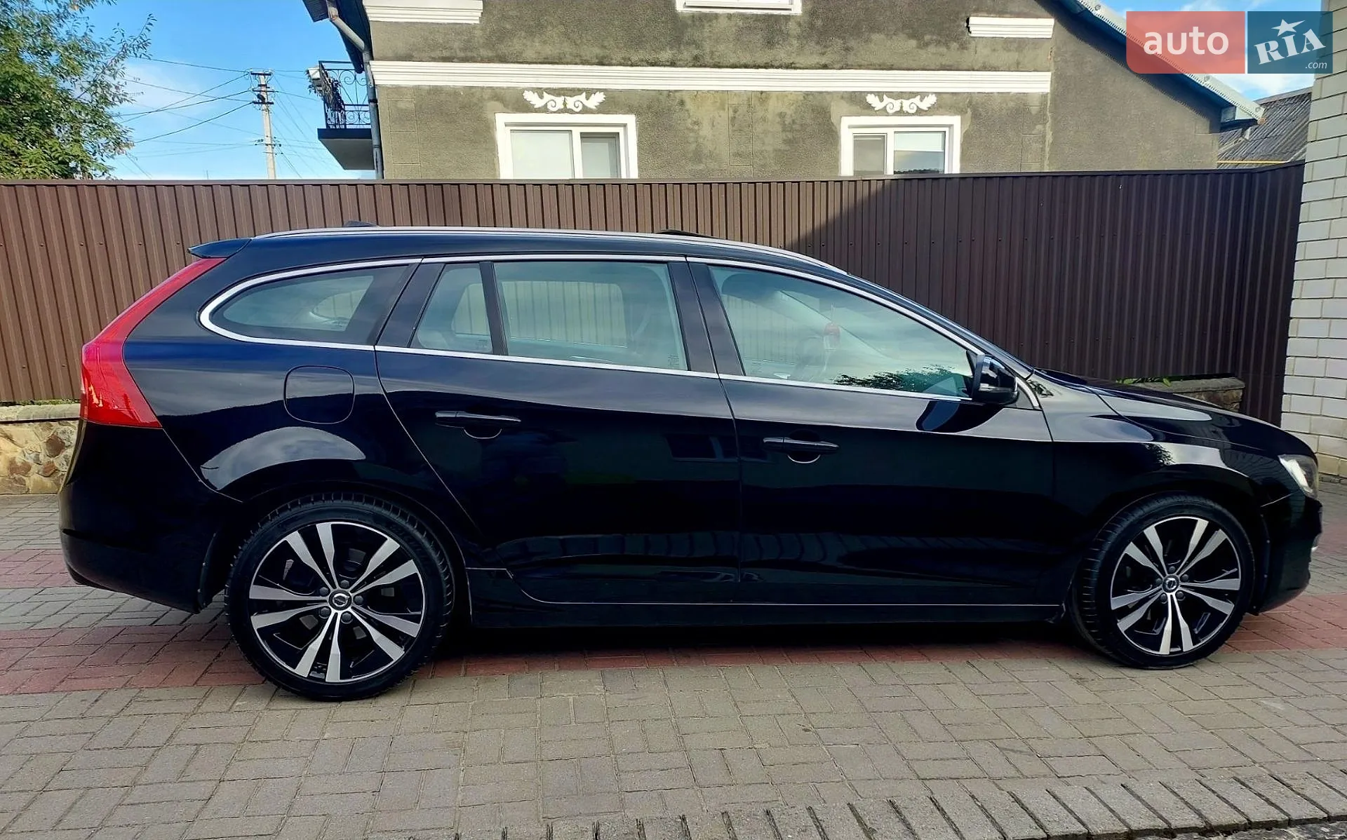 2017 Volvo V60 - мініатюра 16