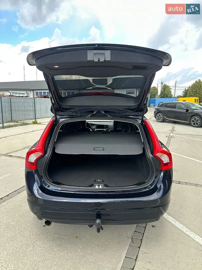 2018 Volvo V60 - мініатюра 12