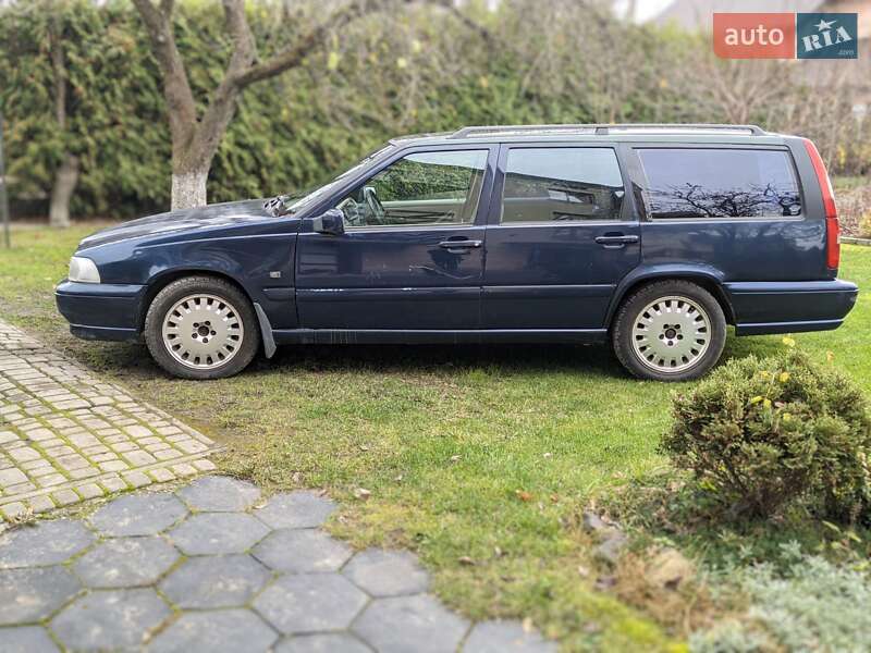 Универсал Volvo V70 1999 в Жовкве