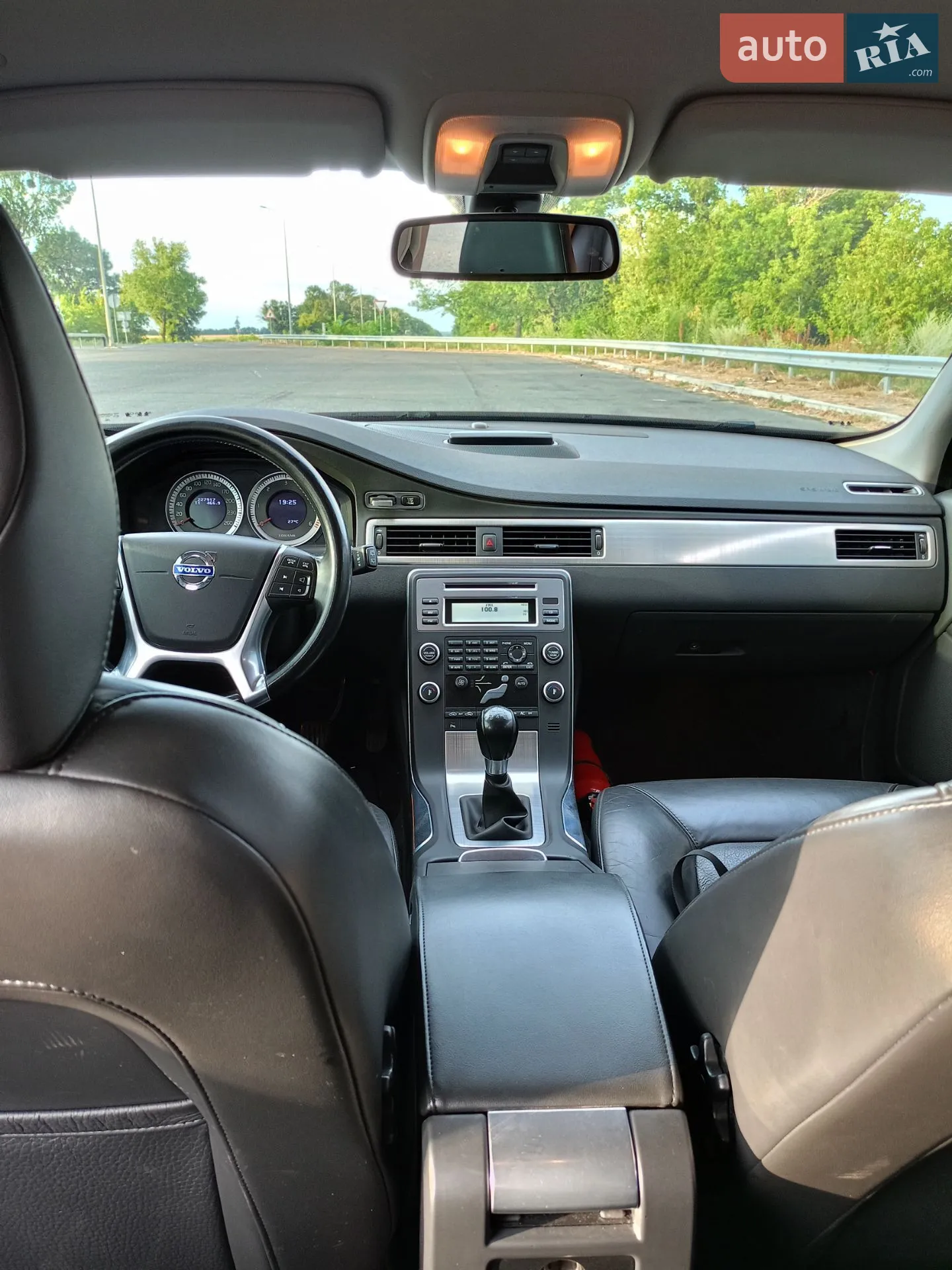2011 Volvo V70 - мініатюра 3