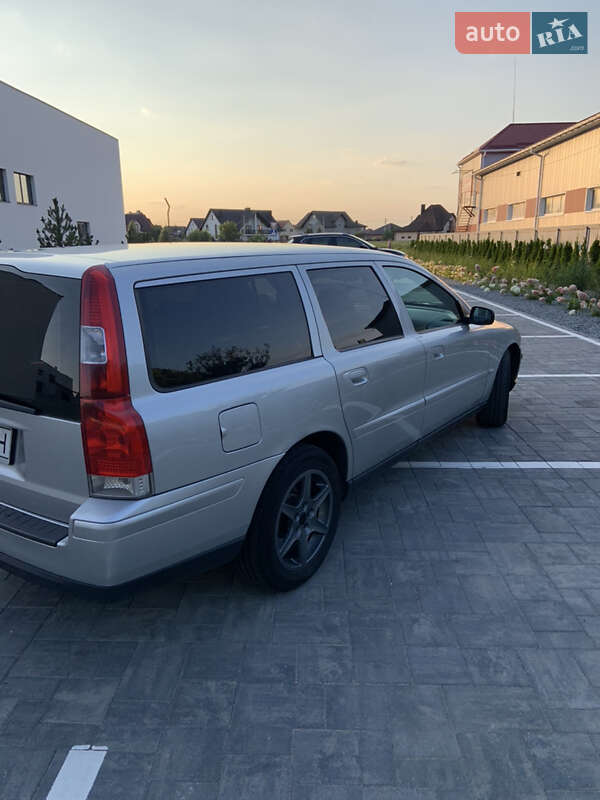 Универсал Volvo V70 2004 в Луцке