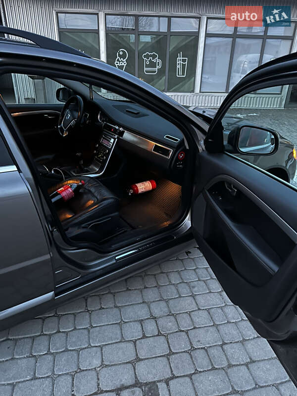 Универсал Volvo V70 2010 в Гусятине
