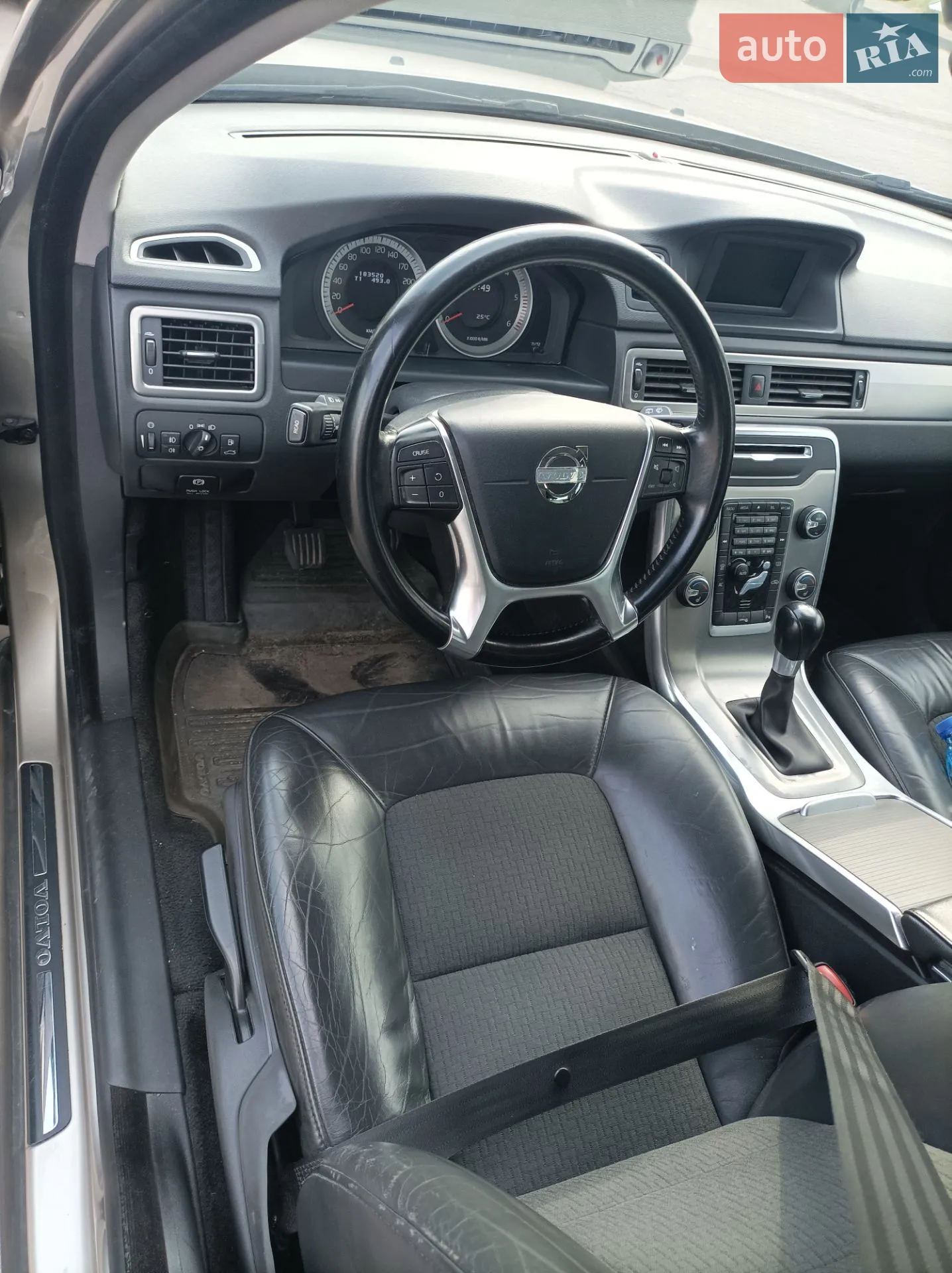2011 Volvo V70 - мініатюра 7