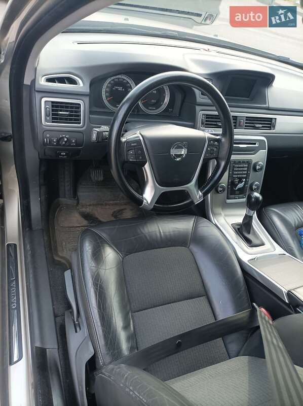 Універсал Volvo V70 2011 в Житомирі