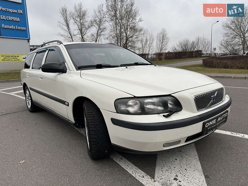 Універсал Volvo V70 2002 в Києві