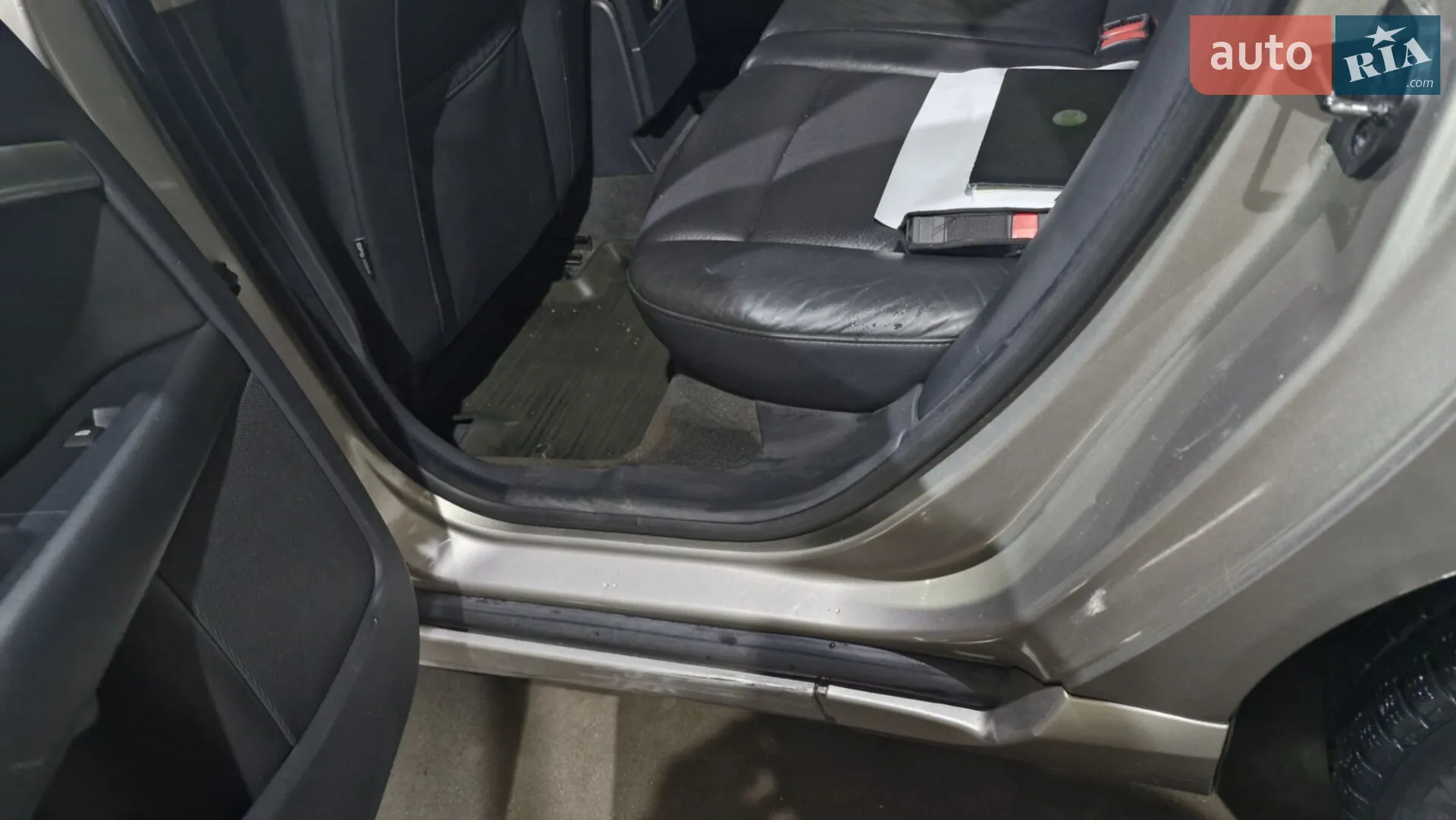 2010 Volvo V70 - мініатюра 16