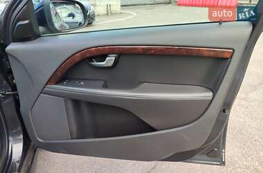 Универсал Volvo V70 2011 в 