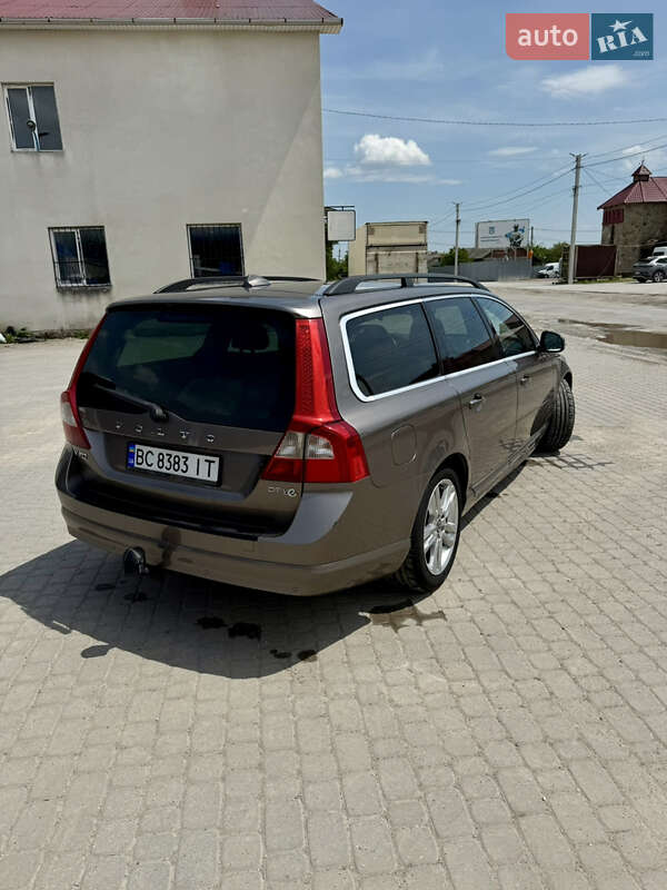 Универсал Volvo V70 2010 в Гусятине