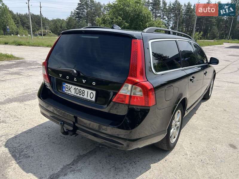 Універсал Volvo V70 2011 в Маневичах