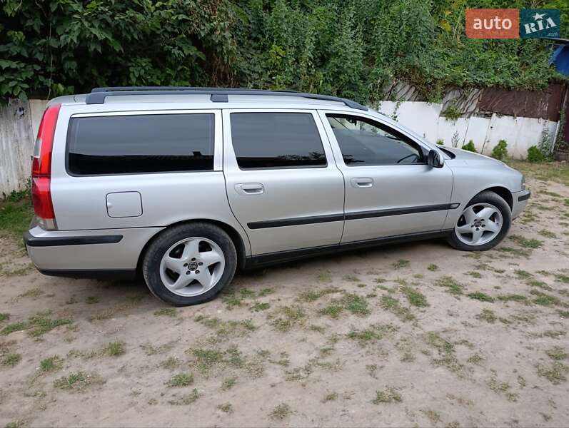 Універсал Volvo V70 2001 в Гадячі