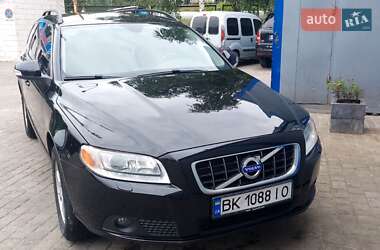 Универсал Volvo V70 2011 в Вараше