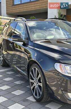 Универсал Volvo V70 2015 в 