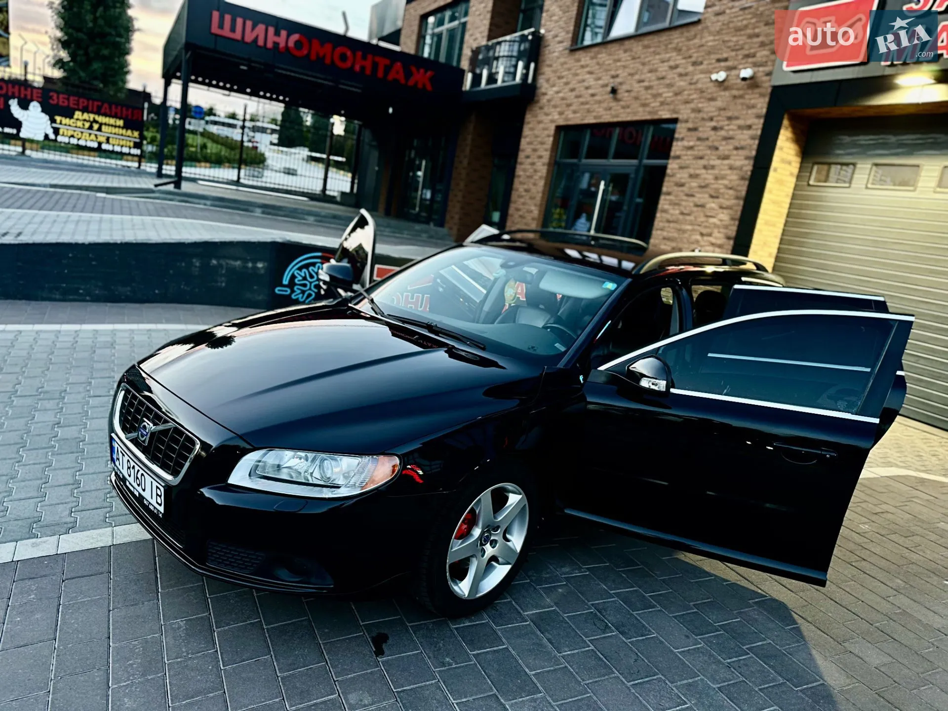 2010 Volvo V70 - мініатюра 16