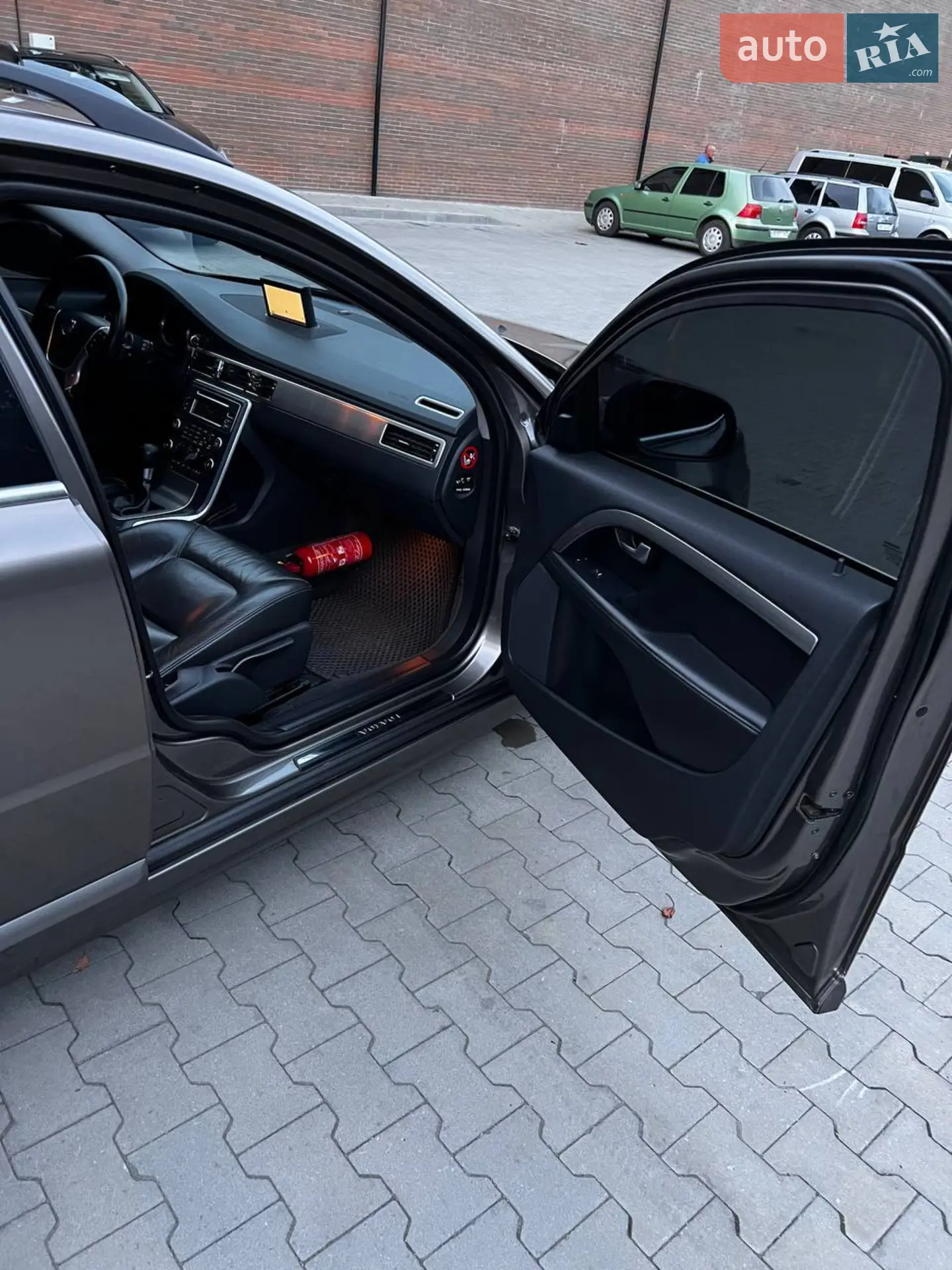 2010 Volvo V70 - мініатюра 26