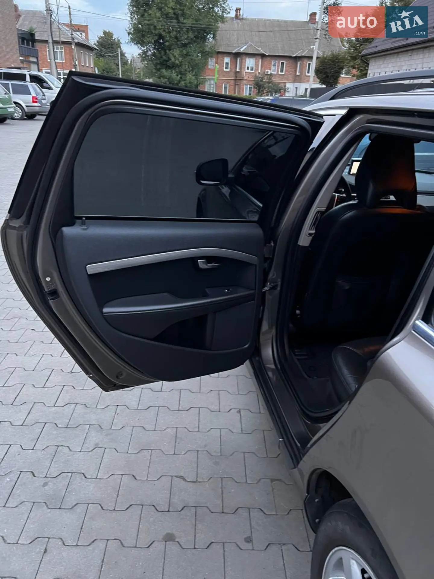 2010 Volvo V70 - мініатюра 35