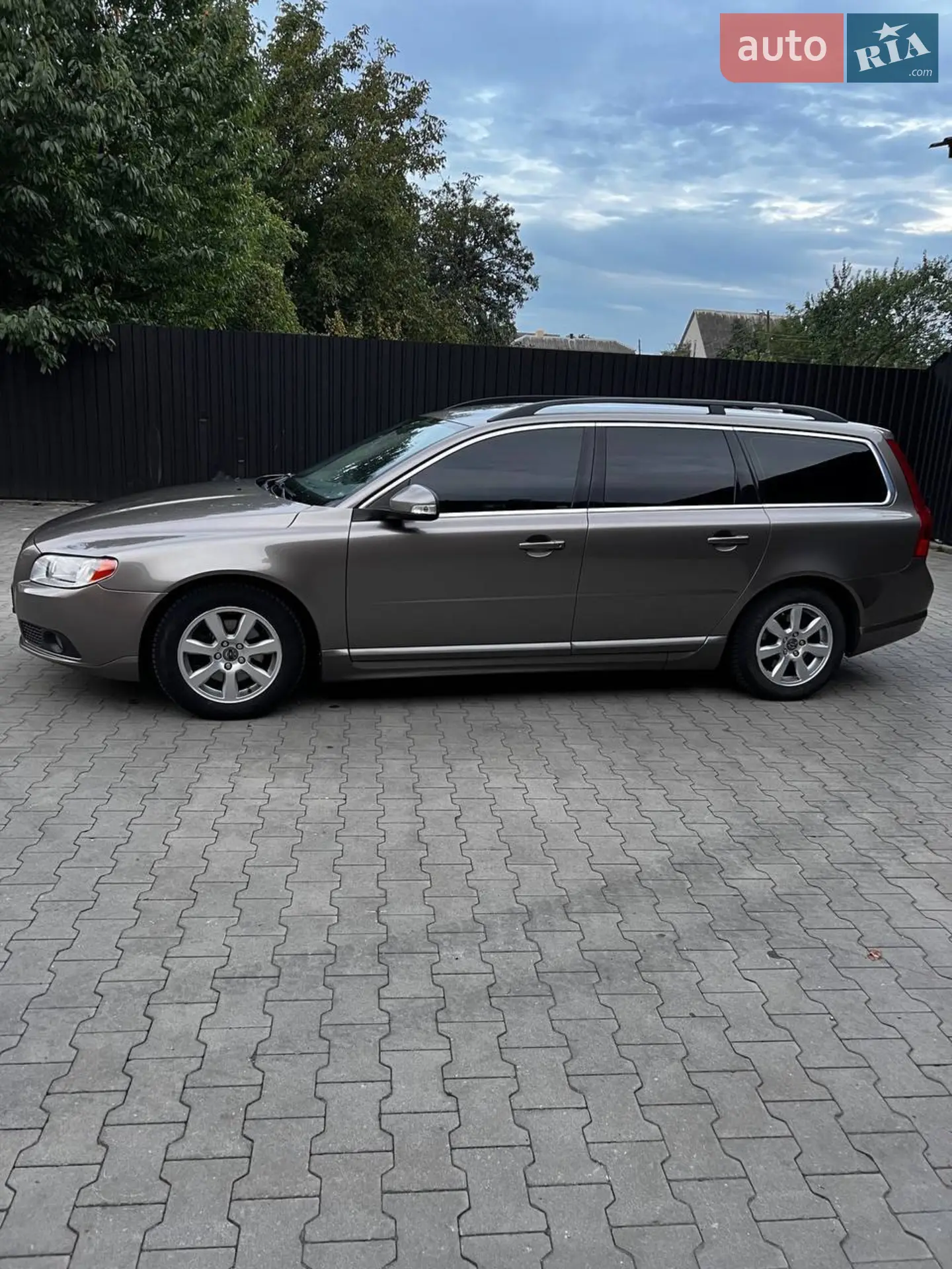 2010 Volvo V70 - мініатюра 7