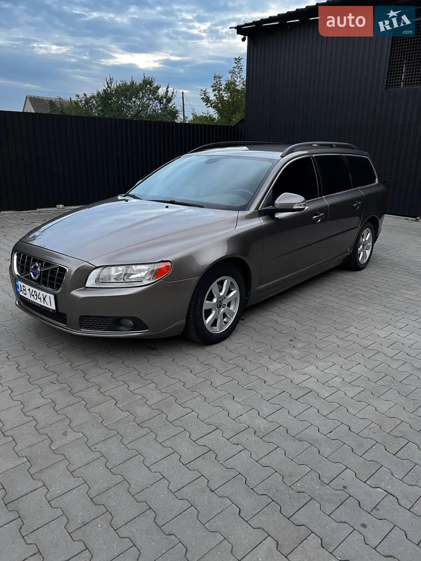 2010 Volvo V70 - мініатюра 5