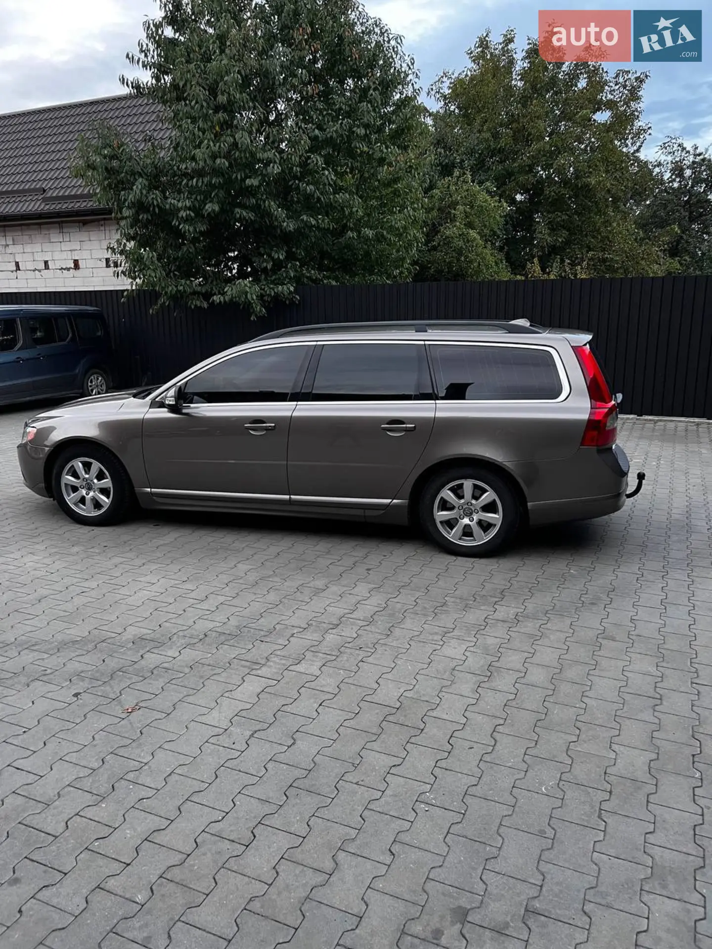 2010 Volvo V70 - мініатюра 9