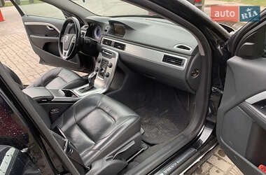 Универсал Volvo V70 2012 в 
