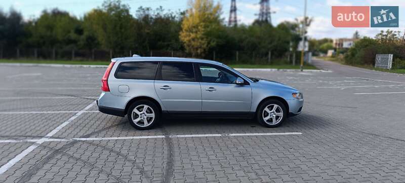 Универсал Volvo V70 2008 в Черновцах
