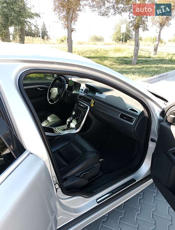 Універсал Volvo V70 2013 в Вінниці