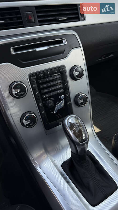 Универсал Volvo V70 2013 в Нововолынске фото 33 Универсал Volvo V70 2013 в Нововолынске