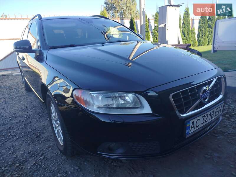 Универсал Volvo V70 2011 в Нововолынске