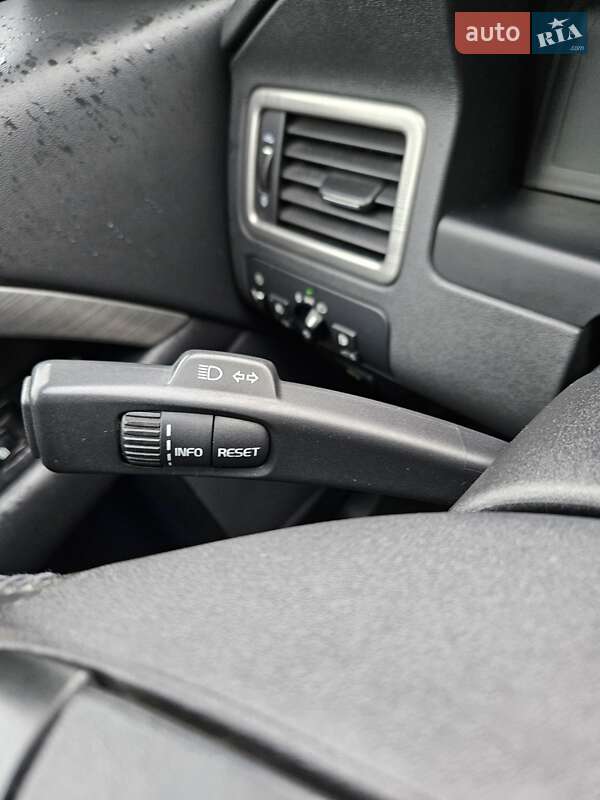 Универсал Volvo V70 2008 в Луцке