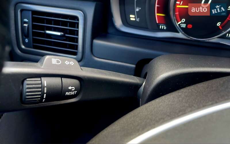 Універсал Volvo V70 2015 в Бродах