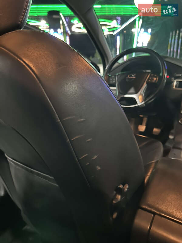 Універсал Volvo V70 2010 в Тернополі