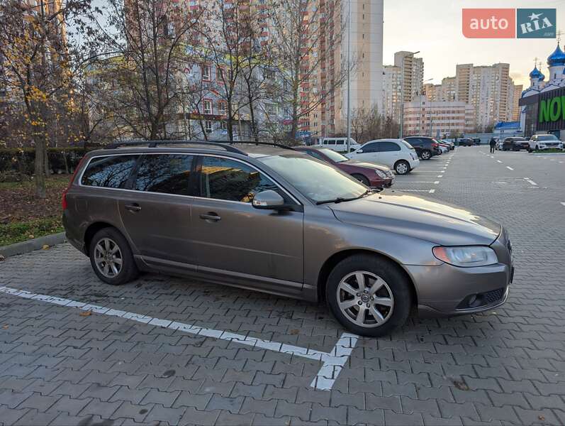 Универсал Volvo V70 2010 в Киеве
