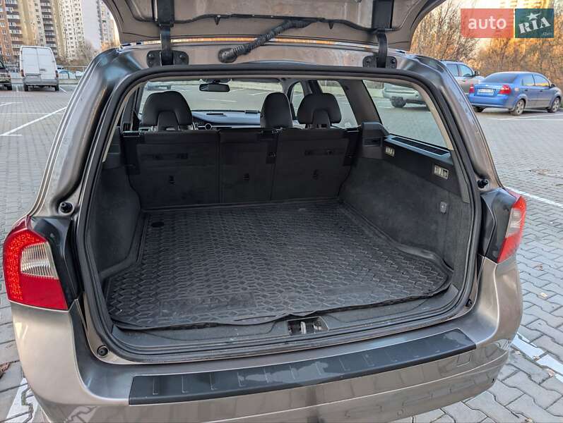 Универсал Volvo V70 2010 в Киеве