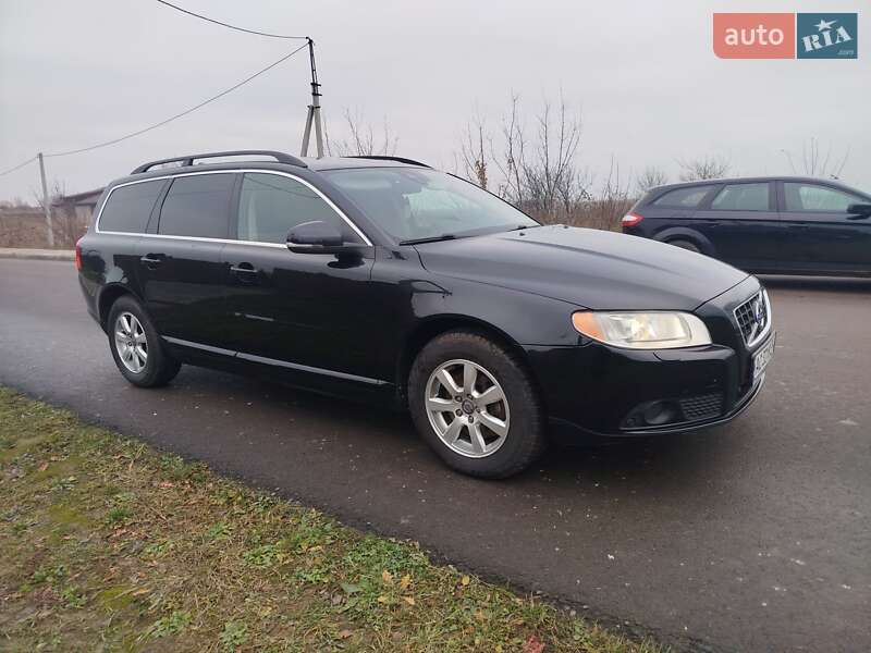 Универсал Volvo V70 2011 в Нововолынске