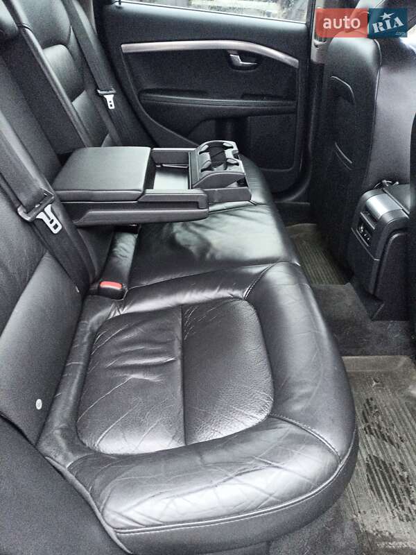 Универсал Volvo V70 2010 в Киеве
