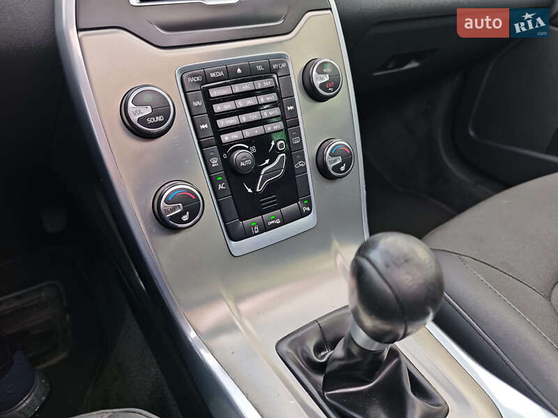 Универсал Volvo V70 2012 в Киеве фото 33 Универсал Volvo V70 2012 в Киеве