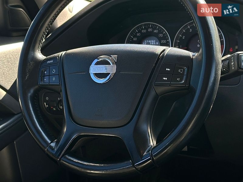 Универсал Volvo V70 2011 в Белогородке