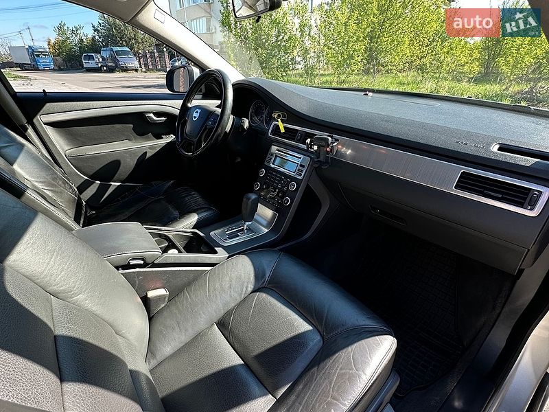 Универсал Volvo V70 2011 в Белогородке