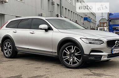 Универсал Volvo V90 Cross Country 2019 в 