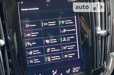 Универсал Volvo V90 Cross Country 2019 в 