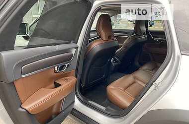 Универсал Volvo V90 Cross Country 2019 в 