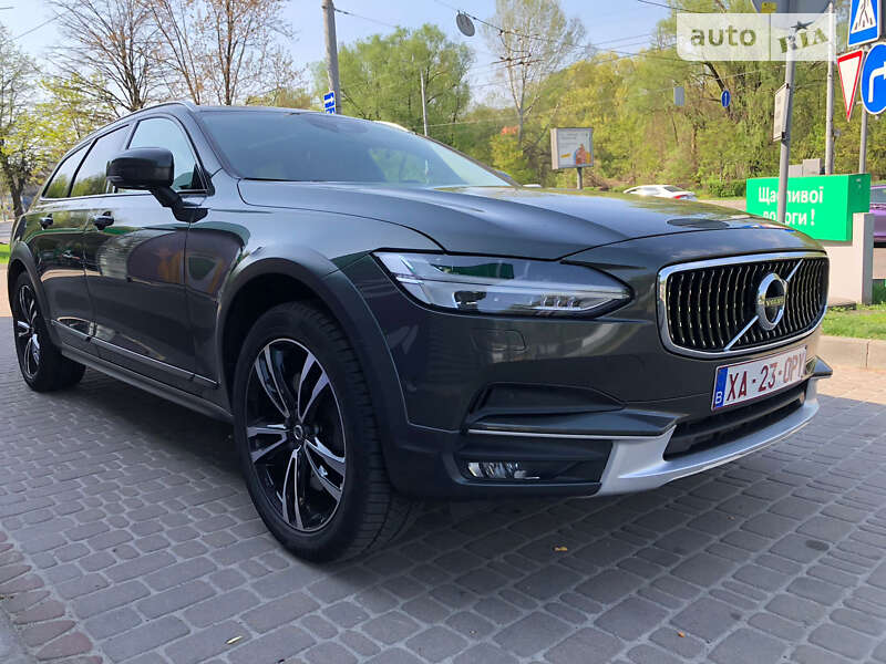 Универсал Volvo V90 Cross Country 2018 в Киеве